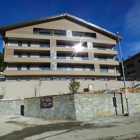 Apartment 3 Pieces Avec Parking Couvert, Proche Commodites - Fr-1-594-331